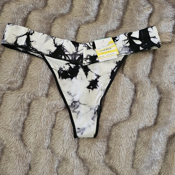 4 pair Lot of NWT Auden panties S - Picture 3 of 7